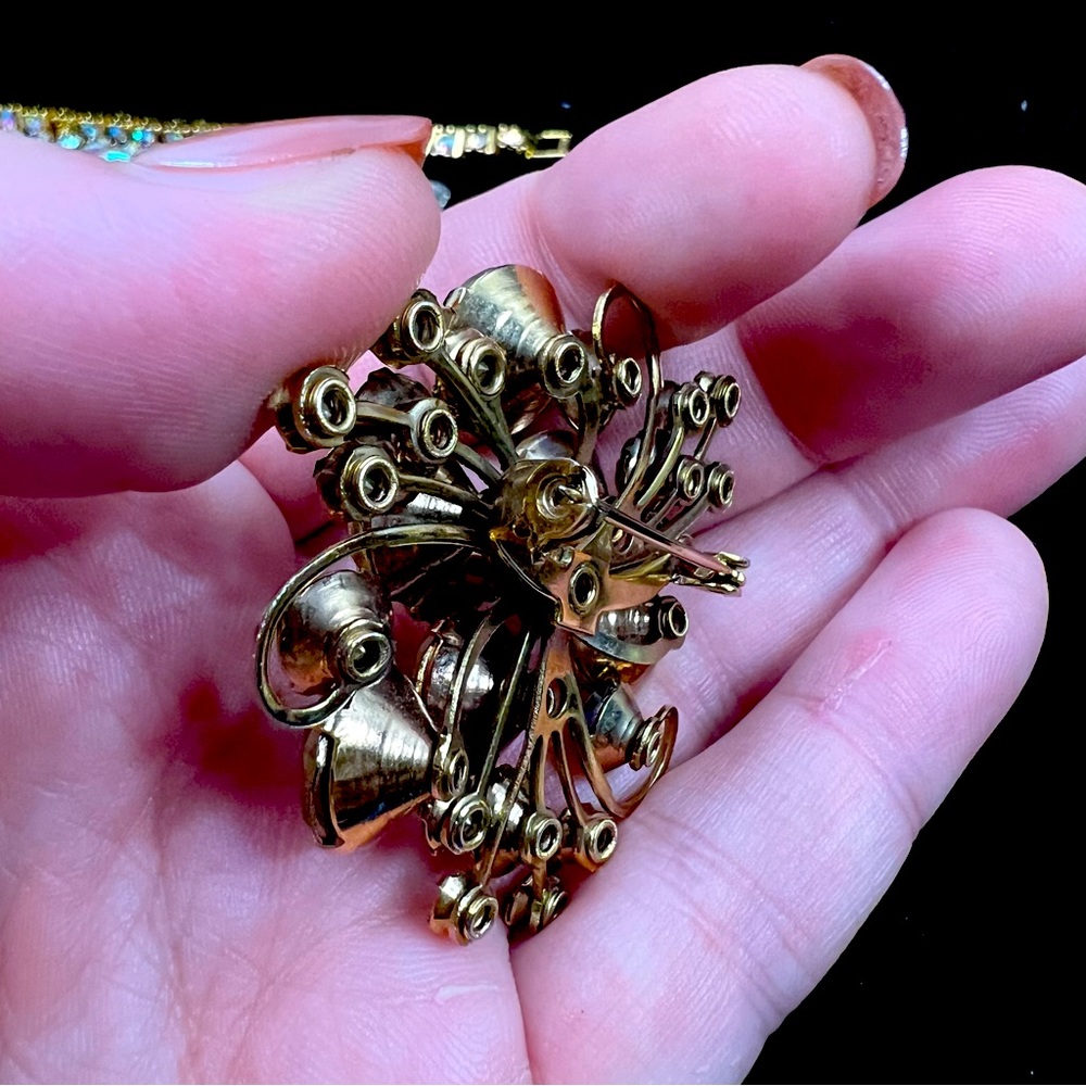 1960s Beautiful Vintage AB & Citrine Color Glass Brooch on Gold Tone Setting - Picture 6 of 6